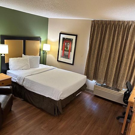 Red Roof Inn Саутфилд Экстерьер фото