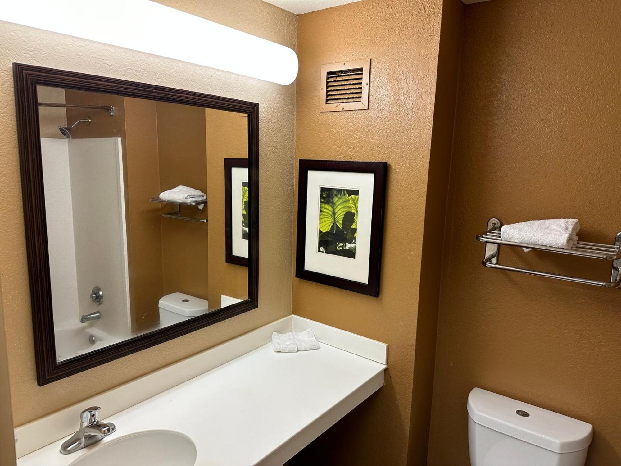 Red Roof Inn Саутфилд Экстерьер фото