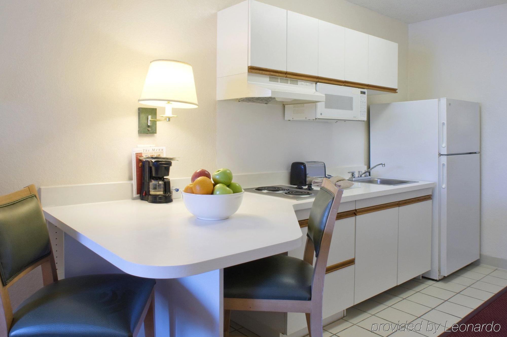 Red Roof Inn Саутфилд Экстерьер фото